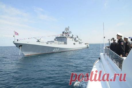 На Черноморском флоте опровергли смену главнокомандующего. На Черноморском флоте России опровергли информацию о смене главнокомандующего. Об этом сообщает РБК со ссылкой на отдел информационного обеспечения Черноморского региона. 17 августа РИА Новости со ссылкой на источники сообщило, то новым командующим Черноморским флотом России назначен вице-адмирал Виктор Соколов.