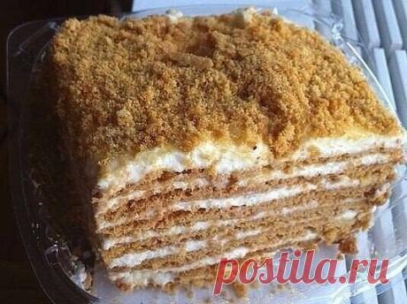 Самый вкусный "Сметанник" 
Ингредиенты:
Тесто:
 200 г масла
 4 ст.л мёда
 400 г сахара
 2 ч.л соды
 4 яйца
 1200 г муки (6 стаканов) может надо будет чуть больше
Приготовление:
Растопить масло с мёдом на огне, добавить сахар, снять с огня, дать постоять пару минут(чтоб не было горячее), и добавить яйца и муку с содой. Если тесто сильно прилипает, добавить муки.
Раскатать шесть больших коржей(или 12 маленьких). Выпекать при180С до готовности.
Крем:
 1 литр сметаны
 400г сахара
Взбить