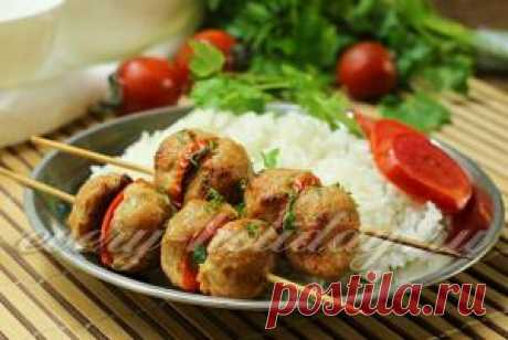 Фрикадельки на шпажках с овощами - рецепт с фото