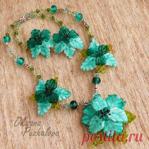 Украшения, выплавленные из стекла. Мастер Оксана Пужалова