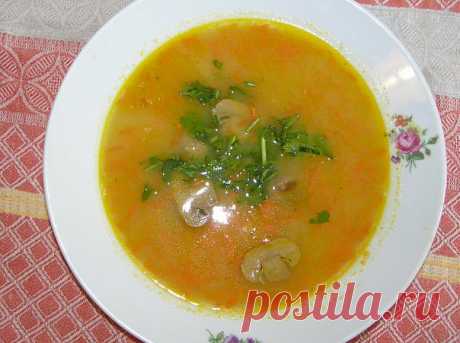 Картофельный суп-пюре с шампиньонами.
