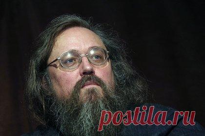 Патриарх лишил Андрея Кураева священного сана. Патриарх Московский и всея Руси Кирилл подписал указ о лишении Андрея Кураева священного сана. Об этом сообщил сам Кураев в личном Telegram-канале. Бывший диакон РПЦ опубликовал снимок документа, подписанного патриархом. Дисциплинарная комиссия рассматривала поведение Кураева еще в 2015 году.