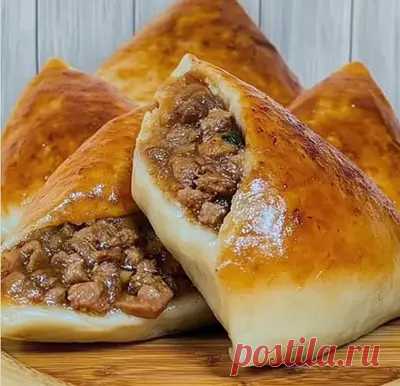 Рецепт запеченных дрожжевых пирожков с мясом