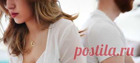 «Я не разрывалась между двумя мужчинами, не выбирала между ними. Даже — и это, наверное, ужасно — не чувствовала угрызений совести, что веду двойную жизнь. Меня все устраивало: в Ярославле у меня был бизнес и страстные ночи с Сергеем. А в Москве по выходным — душевные встречи с мужем, поездки к общим друзьям». Анонимный рассказ нашей читательницы, которая 4 года жила с двумя мужчинами. В разных городах. Она считает, что любила обоих. А что думаете вы? Прежде чем отвечать, прочитайте ее…