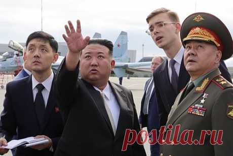 Ким Чен Ыну подарили во Владивостоке бронежилет и набор беспилотников. Лидер КНДР Ким Чен Ын получил в подарок от главы Владивостока Олега Кожемяко бронежилет и набор беспилотников, произведенных в крае. Среди дронов, подаренных лидеру КНДР — пять беспилотников-камикадзе и разведывательный беспилотник самолетного типа «Герань-25» с функцией вертикального взлета.