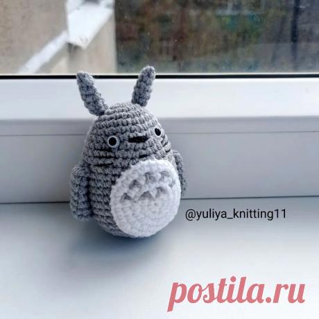 PDF Тоторо крючком. FREE crochet pattern; Аmigurumi animal patterns. Амигуруми схемы и описания на русском. Вязаные игрушки и поделки своими руками #amimore - маленький Тоторо из аниме &quot;Мой сосед Тоторо&quot;, аниме персонаж.