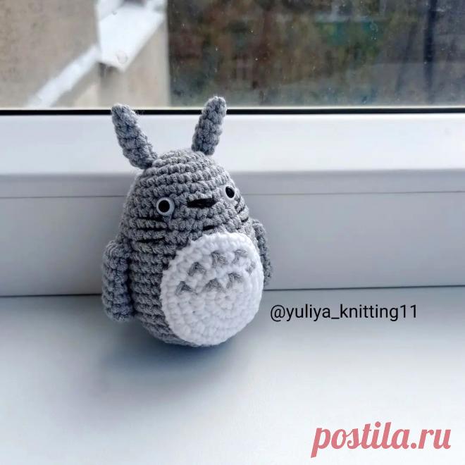 PDF Тоторо крючком. FREE crochet pattern; Аmigurumi animal patterns. Амигуруми схемы и описания на русском. Вязаные игрушки и поделки своими руками #amimore - маленький Тоторо из аниме "Мой сосед Тоторо", аниме персонаж.