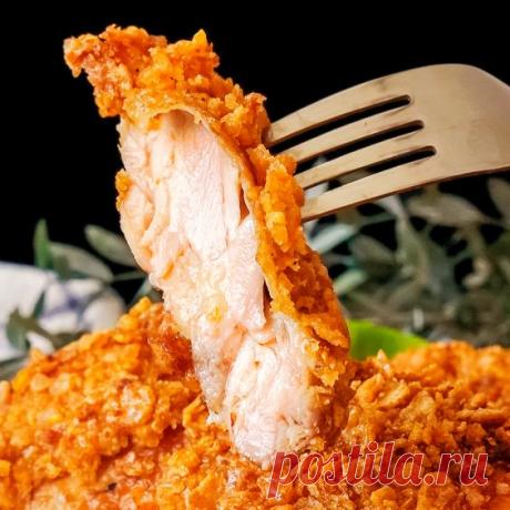 Очень большая хрустящая жареная курица