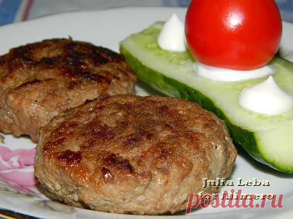 Диетические мясные котлеты с кабачком / Рецепты с фото