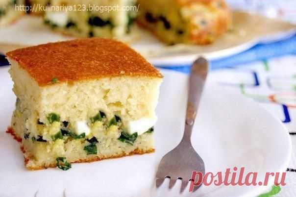 Быстрый заливной пирог с луком и яйцом