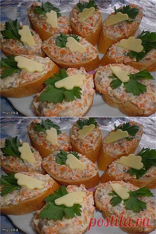 Икра, но не совсем настоящая.