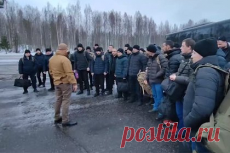 Опубликовано видео речи Пригожина перед вернувшимися с СВО бывшими зэками. Появилось видео с речью бизнесмена, основателя частной военной компании (ЧВК) «Вагнер» Евгения Пригожина перед вернувшимися в Карелию бывшими заключенными, у которых закончился полугодовой контракт после участия в специальной военной операции (СВО) на Украине. Кадры обнародовала пресс-служба «Конкорда».