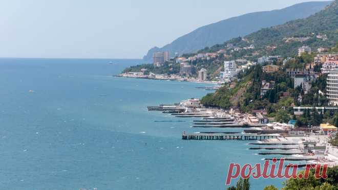 Курортный город в Крыму остался без света. Курортный город Алушта, располагающийся на южном берегу Крыма, остался без электроснабжения. Об этом сообщает РИА Новости со ссылкой на пресс-службу "Крымэнерго". Уточняется, что устранить аварию аварийные бригады намерены в ...