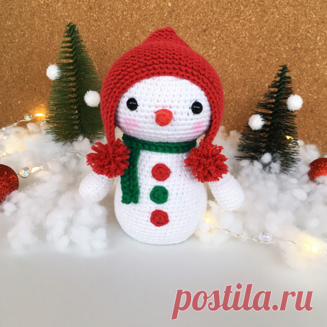 PDF Снеговик крючком. FREE crochet pattern; Аmigurumi doll patterns. Амигуруми схемы и описания на русском. Вязаные игрушки и поделки своими руками #amimore - снеговик, Новый год, снеговичок.