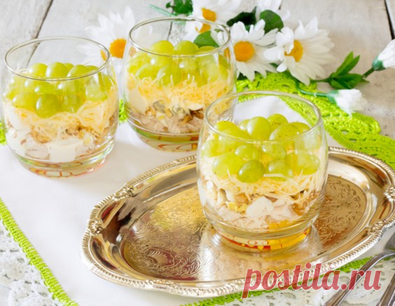 Куриный салат с виноградом и грецкими орехами - рецепт приготовления с фото от Maggi.ru