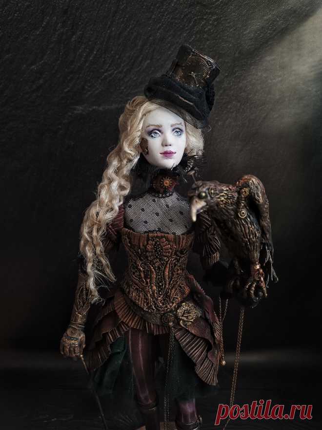 Волшебная флейта. ПапагенА.2017г.
Материал: самозатвердевающая глина 
La Doll Premix .
Роспись: акрил,акварель, пастель.
Волосы: лен.
Платье: текстиль украшенный бисером, стеклярусом, деталями от часов, натуральная кожа. 
Высота 44 см