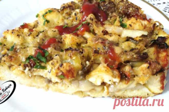 Pica od bajatog hleba će vas oduševiti: Ništa se ne baca! (RECEPT) - Balkan Danas Sastojci: 1 bajat hleb, 100 g šampinjona, ulje, 1 praziluk, 100 g tvrdog sira, 100 g kačkavalja, malo kečapa, origano, 1 jaje, Procitaj vise