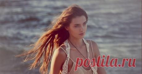 Купальник 2011 (вязание крючком)   Купальник из новой коллекции 2011 каталога FreePeople, выполненый крючком из хлопковых ниток.