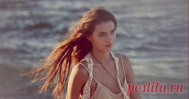 Купальник 2011 (вязание крючком)   Купальник из новой коллекции 2011 каталога FreePeople, выполненый крючком из хлопковых ниток.