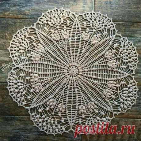 Очень красивая воздушная салфетка