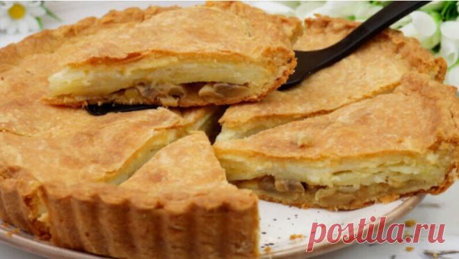 Тесто бесподобное, готовится за 30-40 минут И не нужно дорогих продуктов...
Такой Закусочный пирог, готовлю на обед или ужин, да и на праздничный стол подать не стыдно.
Рецепт:
Мука – 200г
Сливочное масло «Село зеленое»– 100г
Соль – 1/2ч.л.
Разрыхлитель – 1/2ч.л.
Сметана – 4ст.л.
Для начинки:
Картофель – 300 г
Грибы – 200г
Сыр «Село зеленое»– 100г
Соль – по вкусу
Черный перец – по вкусу
СПОСОБ ПРИГОТОВЛЕНИЯ
Приготовим тесто: В миску просеем 200 грамм муки, добавим 1/2ч.л. ...