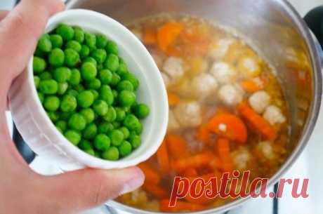 Прозрачный суп с фрикадельками. Секреты на кухне делают блюда волшебными!