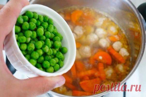 Прозрачный суп с фрикадельками. Секреты на кухне делают блюда волшебными!