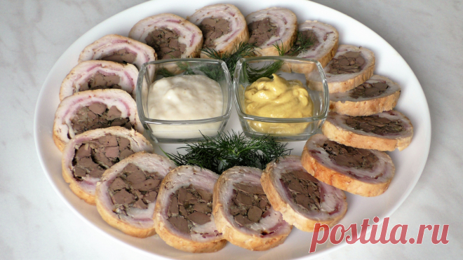 Новый Оригинальный и очень вкусный рулет для Новогднего стола. 
Этот рулет можно приготовить как из филе индейки так и из куриного филе.
