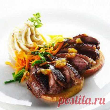Подсушенная утиная грудка под соусом из красного вина с карамелизованным кумкватом рецепт – французская кухня: основные блюда