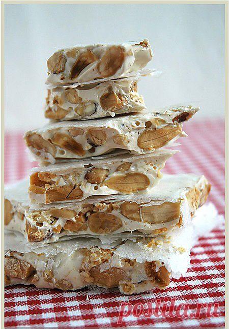 Туррон со сливками и грецкими орехами.
Классический рецепт рождественского испанского десерта…