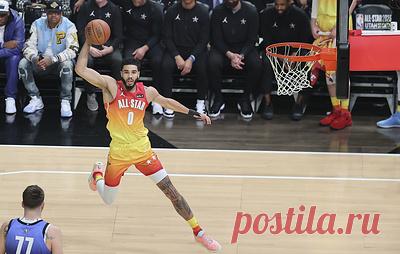 Игрок "Бостона" Тейтум набрал 55 очков и установил рекорд Матча звезд НБА. Джейсон Тейтум стал первым баскетболистом в истории НБА, набравшим минимум 50 очков в игре регулярного чемпионата, плей-офф и Матча звезд