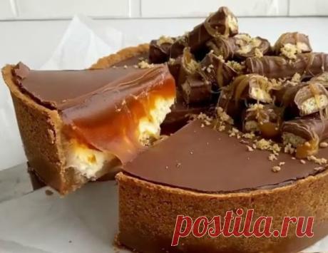 Чизкейк Твикс с солёной карамелью😍 Невероятно вкусно и просто готовится.