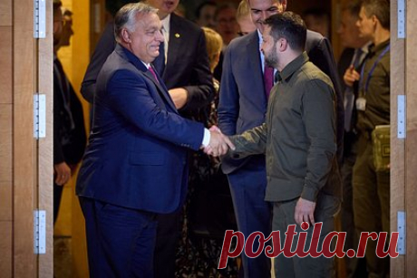 На Украине назвали возможные темы переговоров Орбана и Зеленского. В офисе президента Украины Владимира Зеленского назвали темы его возможных переговоров с премьер-министров Венгрии Виктором Орбаном. Об этом высказался замглавы администрации украинского лидера Игорь Жовква. По его словам, во время встречи Зеленский и Орбан могут обсудить широкий спектр тем двусторонних отношений.
