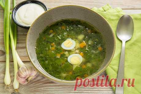 Классический вкусный зеленый борщ - рецепт на vse-o-ede-online.ru Рецепт пошагово. Классический вкусный зеленый борщ - это классическое блюдо русской и украинской кухни, известное своим насыщенным вкусом, ярким цветом и ароматным букетом.