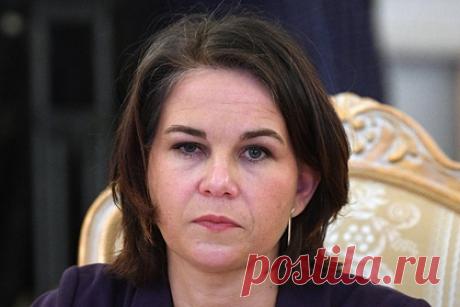 Германия поможет Украине отремонтировать бункер. Германия может помочь Украине отремонтировать защитный бункер под Одессой. Об этом заявила министр иностранных дел ФРГ Анналена Бербок. По ее словам, Германия поддерживает Украину в военном плане, поставляя защитные каски. Кроме того, несколько дней назад Украина попросила помощи в восстановлении бункера.