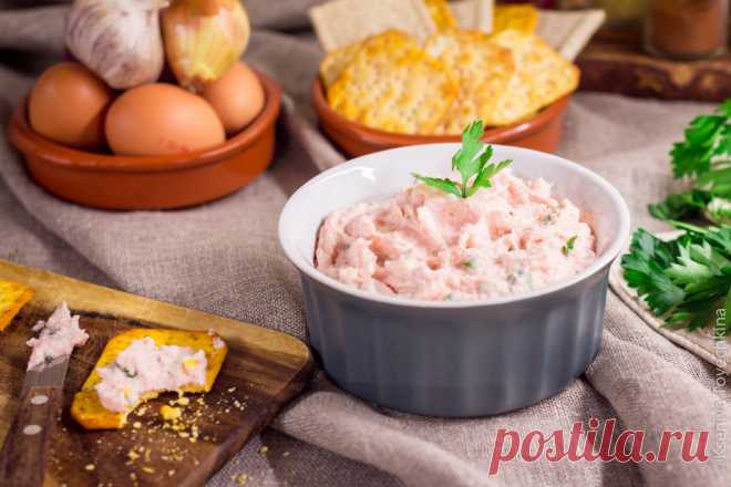 Домашний паштет из крабовых палочек.