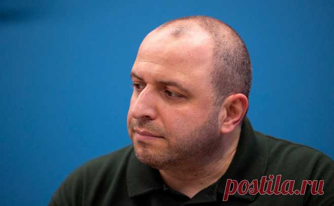 Умерова назначили на новую должность. Зеленский назначил бывшего министра обороны Рустема Умерова секретарем Совета национальной безопасности и обороны. Обсуждалось его назначение послом Украины в США, однако этот пост в итоге заняла Ольга Стефанишина