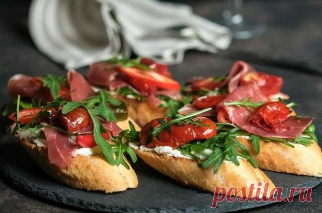 Бутерброды с хамоном и вялеными помидорами — Домашняя кулинария