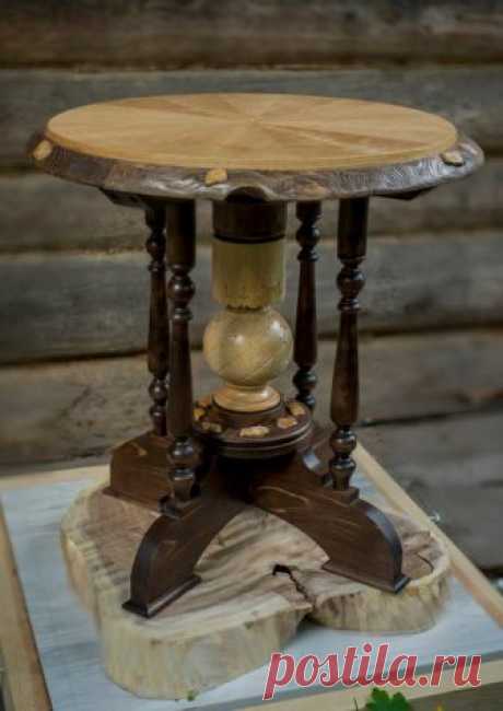 Столик чайный (кофейный, коньячный,....) )) 550 х 550 мм. Сосна, берёза, сувель берёзы, шпон дуба, фанера, кварцит, эпоксидка, морилка, лак.  Игорь Павлов