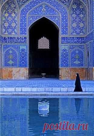 Isfahan, Iran  |  Найдено на сайте ypsilibrary.org.