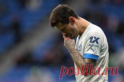 Смолов назвал журналиста клоуном после вылета из Кубка России. Нападающий московского «Динамо» Федор Смолов назвал журналиста клоуном после вылета команды из Кубка России по футболу. Журналист задал вопрос об обещании 33-летнего футболиста выиграть трофей для болельщиков. «Тебе что ли обещал, клоун?» — ответил Смолов. «Динамо» проиграло «Акрону» в полуфинале Пути регионов.