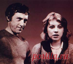 Биография Владимир, Оксана Высоцкий, Ярмольник Владимир Высоцкий называл ее своей последней любовью. И не потому, что предвидел свой скорый конец. Просто любой мужик рано или поздно хочет остановиться и самому себе сказать: Именно с этой женщиной я счастливо проживу оставшийся век и умру с ней в один день. Его возлюбленной в ту пору шел девятнадцатый год, сам Высоцкий разменял пятый десяток. И отмерено им было не век и не полвека, а всего-то два года.