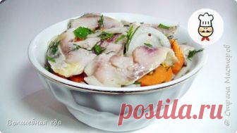 Самая вкусная СЕЛЬДЬ на НОВЫЙ ГОД Обязательно приготовьте на Новогодний Стол такую сельдь. Готовится быстро и просто. Результат вас поразит. ПРЕДУПРЕЖДАЮ!!!! Это настолько вкусно, что нужно готовить сразу минимум две порции. Ингредиенты:• Сельдь слабосольная – 1 шт.• Лук – 1 шт.• Горчица с зернами – 1 ч. л.• Укроп, петрушка - по 5-6 веточек• Морковь – 1 шт.• Сахар – 3 ст. л.• Вода – 8 ст. л.• Уксус – 8 ст. л.• Лавровый лист – ...