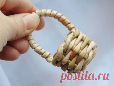 #game@newspaper_weaving Уважаемые участники группы! Игра “Угадай, чья работа” продолжается!!! Ознакомиться с правилами можно в обсуждениях. Пост с игрой вы сможете легко найти через меню группы в разделе “Поиск”. Представляем следующую работу! Кто же автор ?