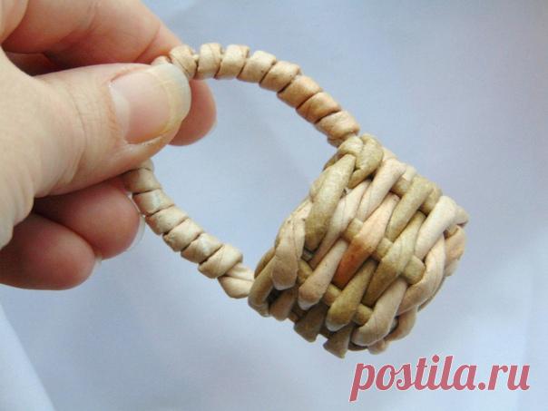 #game@newspaper_weaving Уважаемые участники группы! Игра “Угадай, чья работа” продолжается!!! Ознакомиться с правилами можно в обсуждениях. Пост с игрой вы сможете легко найти через меню группы в разделе “Поиск”. Представляем следующую работу! Кто же автор ?