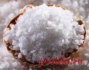 Как отстирать желтые пятна от пота?