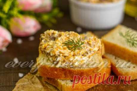 Икра из селедки с плавленным сыром и морковью