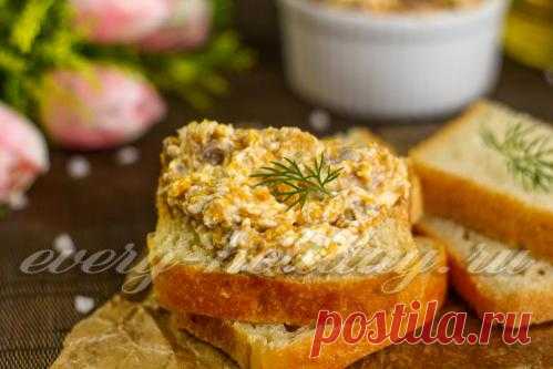 Икра из селедки с плавленным сыром и морковью