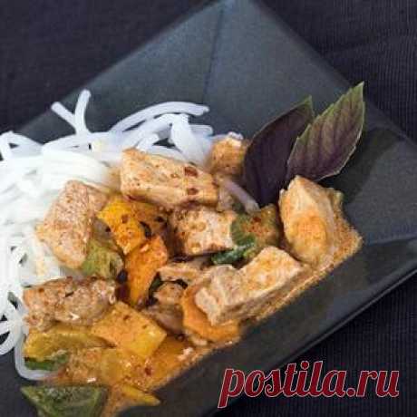 Рисовая лапша со свининой и карри. Рецепт из китайской кухни. Просто великолепно! Попробовать советую всем!