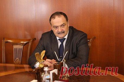 Глава Дагестана приехал в Дербент после нападения террористов на храм и синагогу